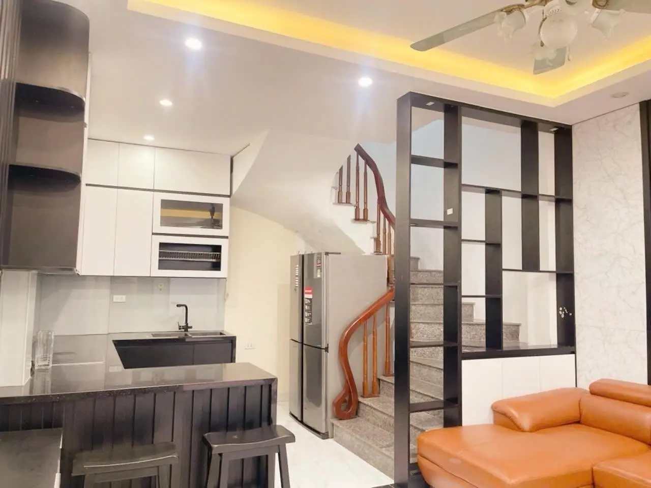 Lô góc, full nội thất, nhà Thạch Bàn Cổ Linh 33m2x5T giá 4,85 tỷ (ngõ rộng, thoáng)
