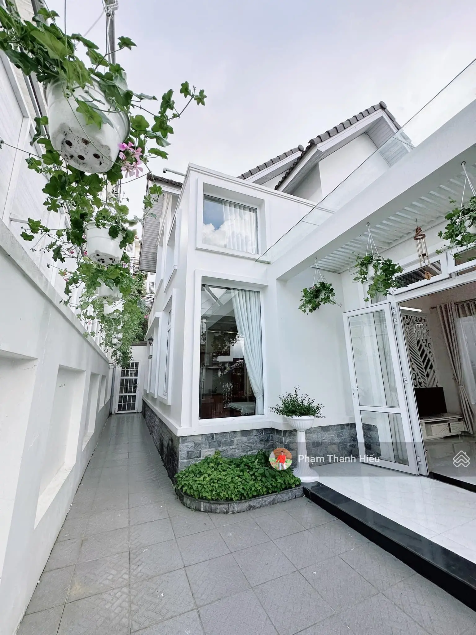 Villa sân vườn 2 tầng hẻm ô tô Hùng Vương, P10, Đà Lạt, 10mx20.7m, Giá 11 tỷ