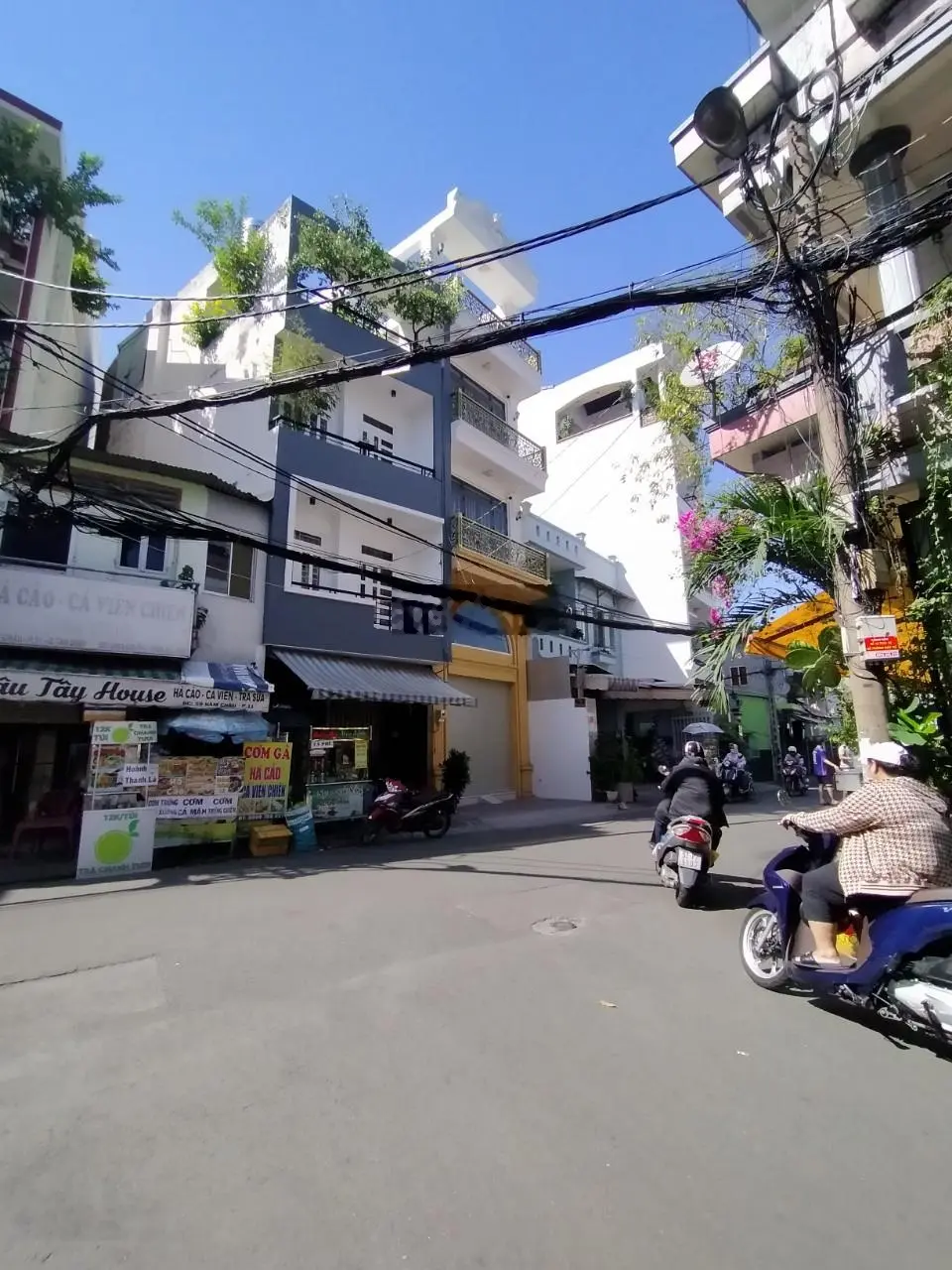 Giá tốt chỉ 7,9 Tỷ - Nhà 2 tầng ngang 5 x 14.5m - Ngay chợ Bà Hoa, trung tâm Bảy Hiền P.12 Tân Bình