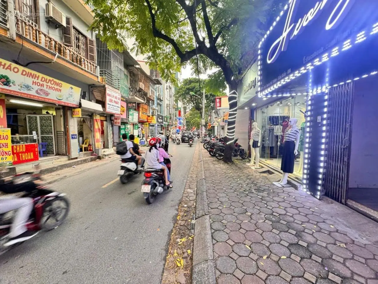 Bán nhà mặt phố Doãn Kế Thiện, vỉa hè, kinh doanh, 2 mặt thoáng, giá đầu tư MT 5m, 21.5 tỷ