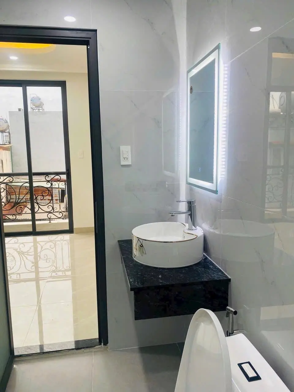 Bán Căn Nhà Mới 100% sát mặt tiền đường ngay trung tâm phường HBC Thủ Đức, Rẻ Nhất Phân Khúc