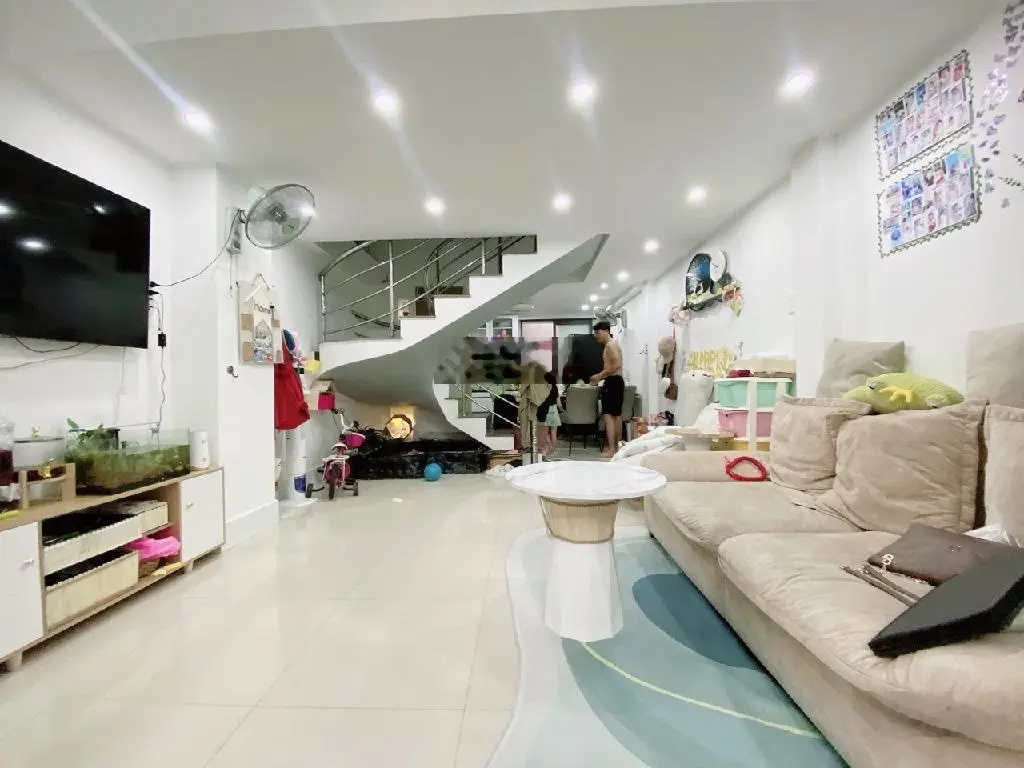 Bán nhà 3 tầng hẻm 3m đường 3/2 Q10, DT (4x13) 50m2. Giá 8,7 tỷ