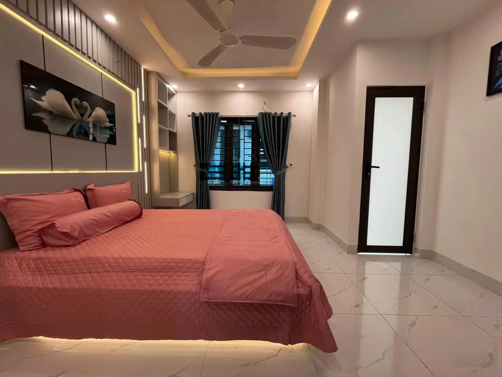 Cực sốc! Bán nhà Vũ Tông Phan - 42m*5T*4.5MT - Ô tô đỗ cổng - Nhà Mới - Ngõ nông rộng - Chỉ hơn 6T