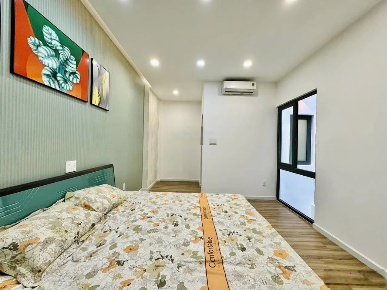 Kẹt tiền bán gấp nhà phía sau Vincom Cộng Hoà, Nguyễn Thái Bình, Tân Bình. Giá 3,45 tỷ. 0906 963 ***