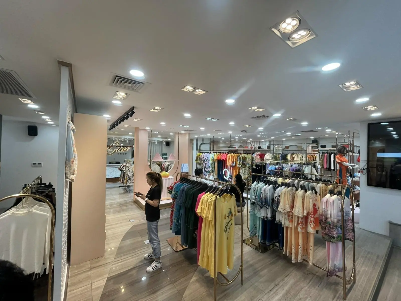 Bán nhà mặt tiền số 283 Cách Mạng Tháng Tám, Q10, DT: 16x16m, hầm + 6 lầu, giá: 125 tỷ TL