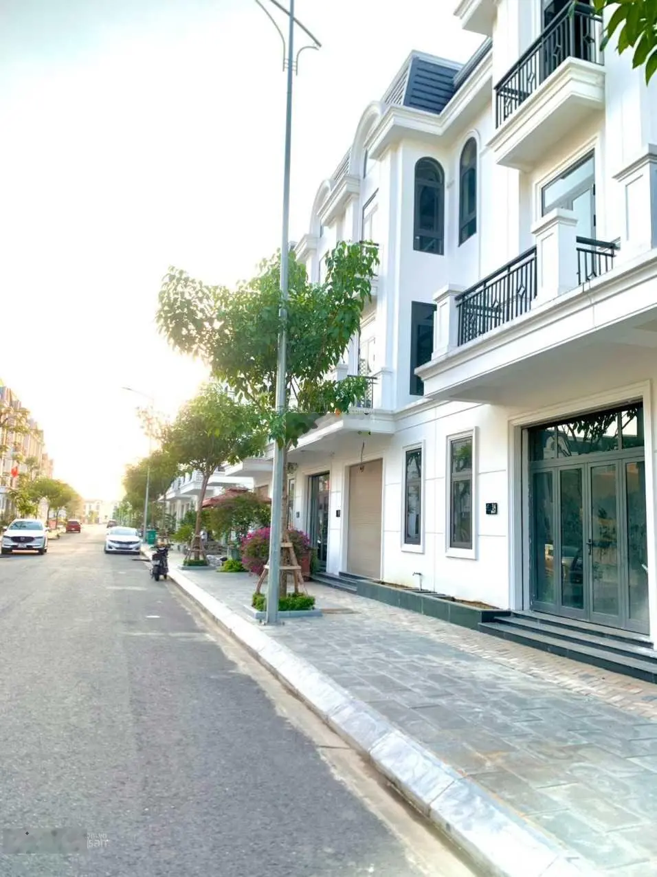 Ra mắt quỹ căn chuyển nhượng 20 căn shophouse và liền kề siêu đẹp tại Crown Villas