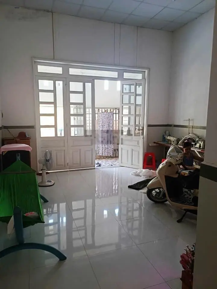 Chủ ngộp gửi bán gấp căn nhà cấp 4, SHR, 101m2, 1 tỷ 200 triệu, Xuân Thới Thượng, Hóc Môn