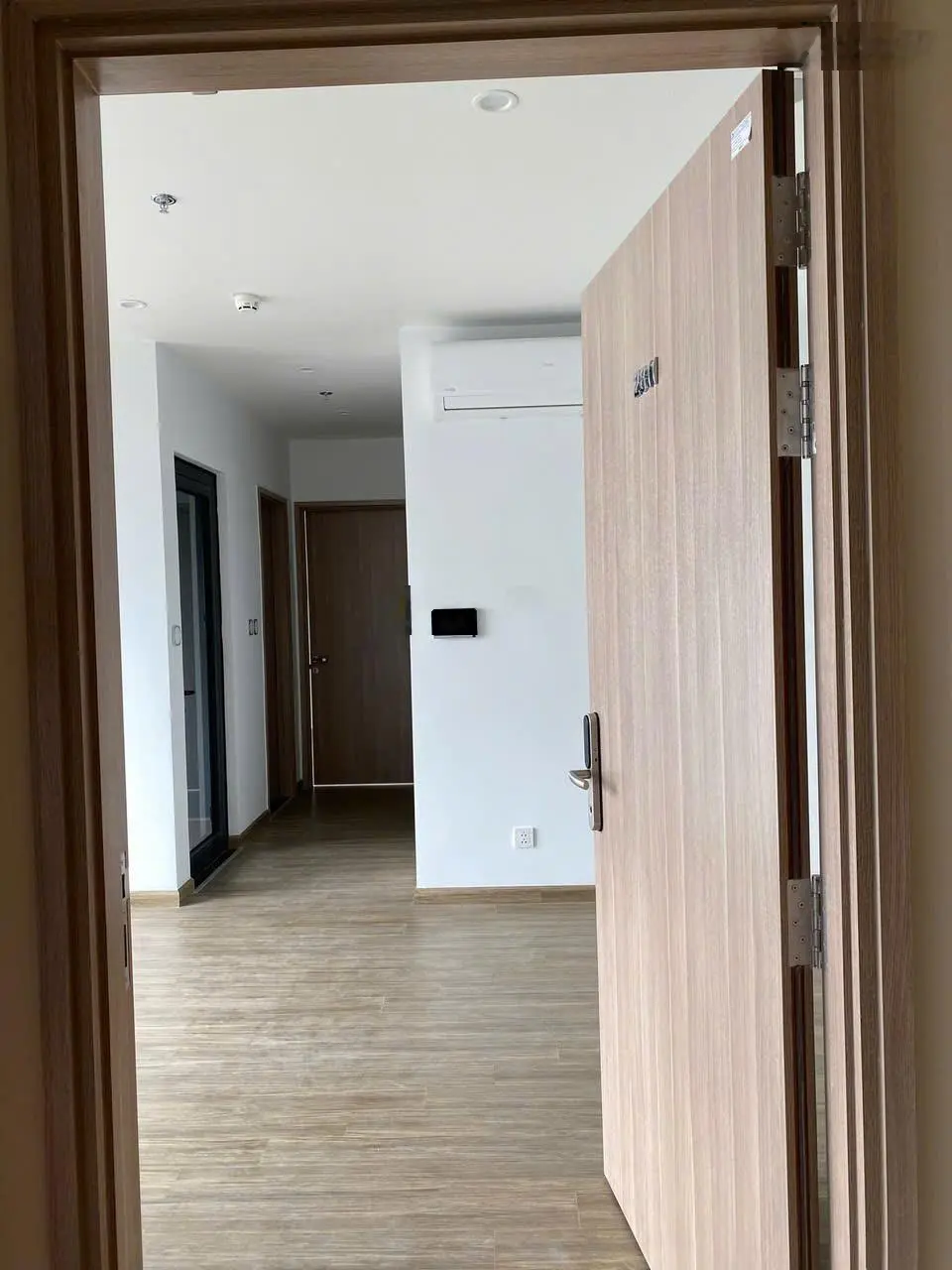 Chính chủ bán lỗ căn góc 2PN 2WC tại Pavilion tầng trung giá rẻ - view biệt thự hồ đông nam