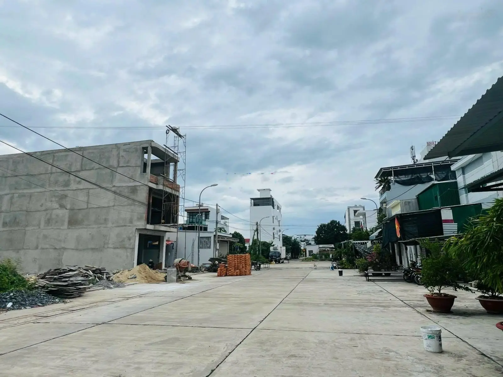 Bán đất Hòn Rớ 2 diện tích 128m2 lô góc - ngang 6.5m - giá 4.2 tỷ - Đường hiện trạng rộng 10m