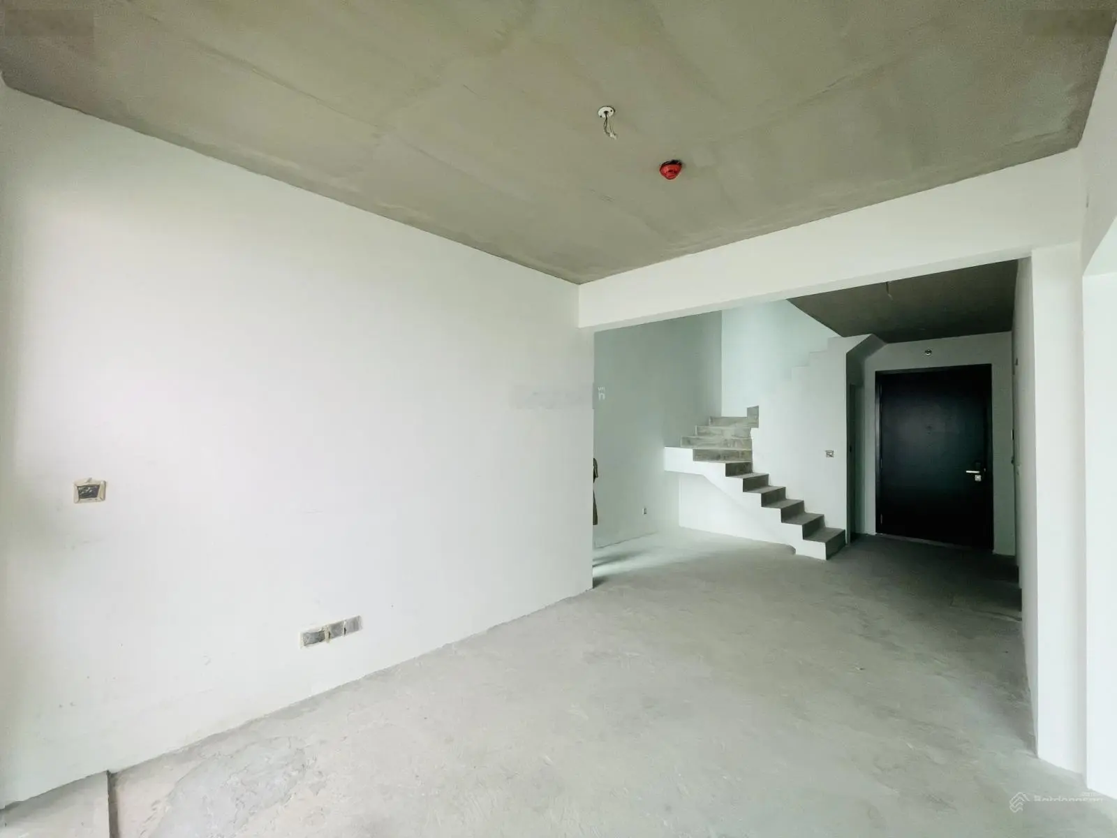 Hot Deal - Bán căn hộ duplex Sky Loft 3PN Tòa Altaz - Bàn giao nhà thô, Giá 11.3 tỷ - View Landmark