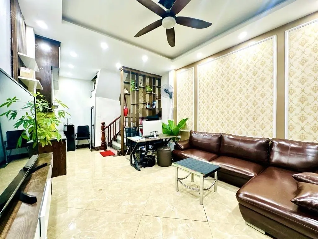 Lô góc 3 thoáng, ngõ nông gần phố. 33/36m2 phố Tây Sơn, chào 8.4 tỷ còn TL. Nói k vs tin ảo