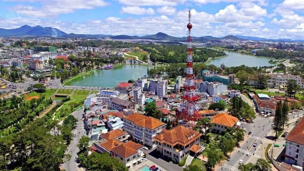 Khách sạn, biệt thự, nhà ở bán giá rẻ tại trung tâm thành phố Đà Lạt