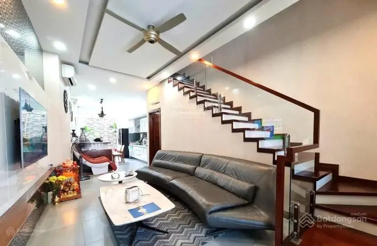 Hiếm! Nhà cần bán giá chỉ 3,95 TỶ - ngay MTĐ Nguyễn Xiển, Trường Thạnh, Thủ Đức, sổ riêng, đông dân