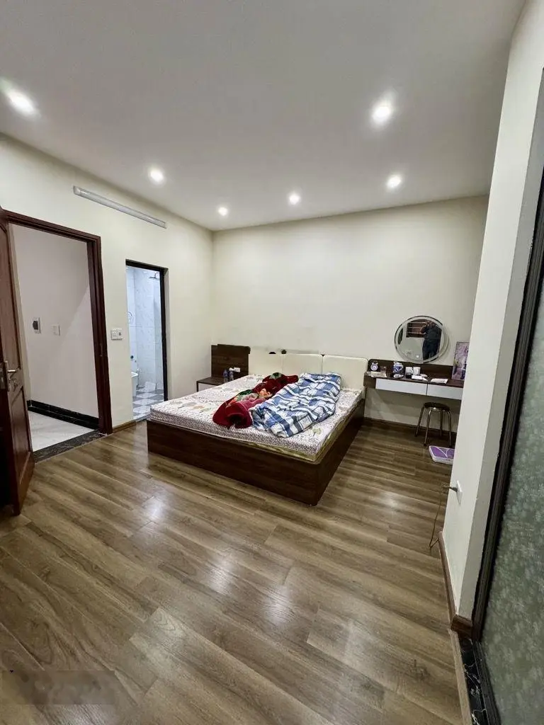 Bán nhà phố Minh Khai - 5 tầng đẹp long lanh - chỉ 200 triệu/m2