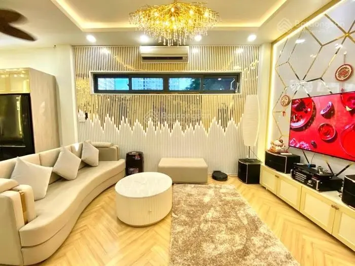 Bán nhà gần mặt tiền Trương Công Định, mới đẹp 4 tầng 9.5x5.5m; full nội thất; sổ hồng; 5,8 tỷ TL