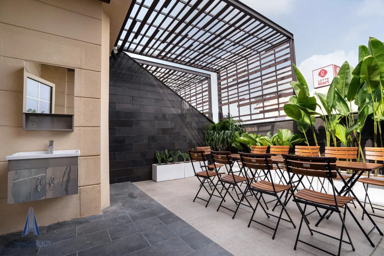 Bán Shophouse Regal Pavillon đường Hóa Sơn 10, vị trí vàng đầu tư