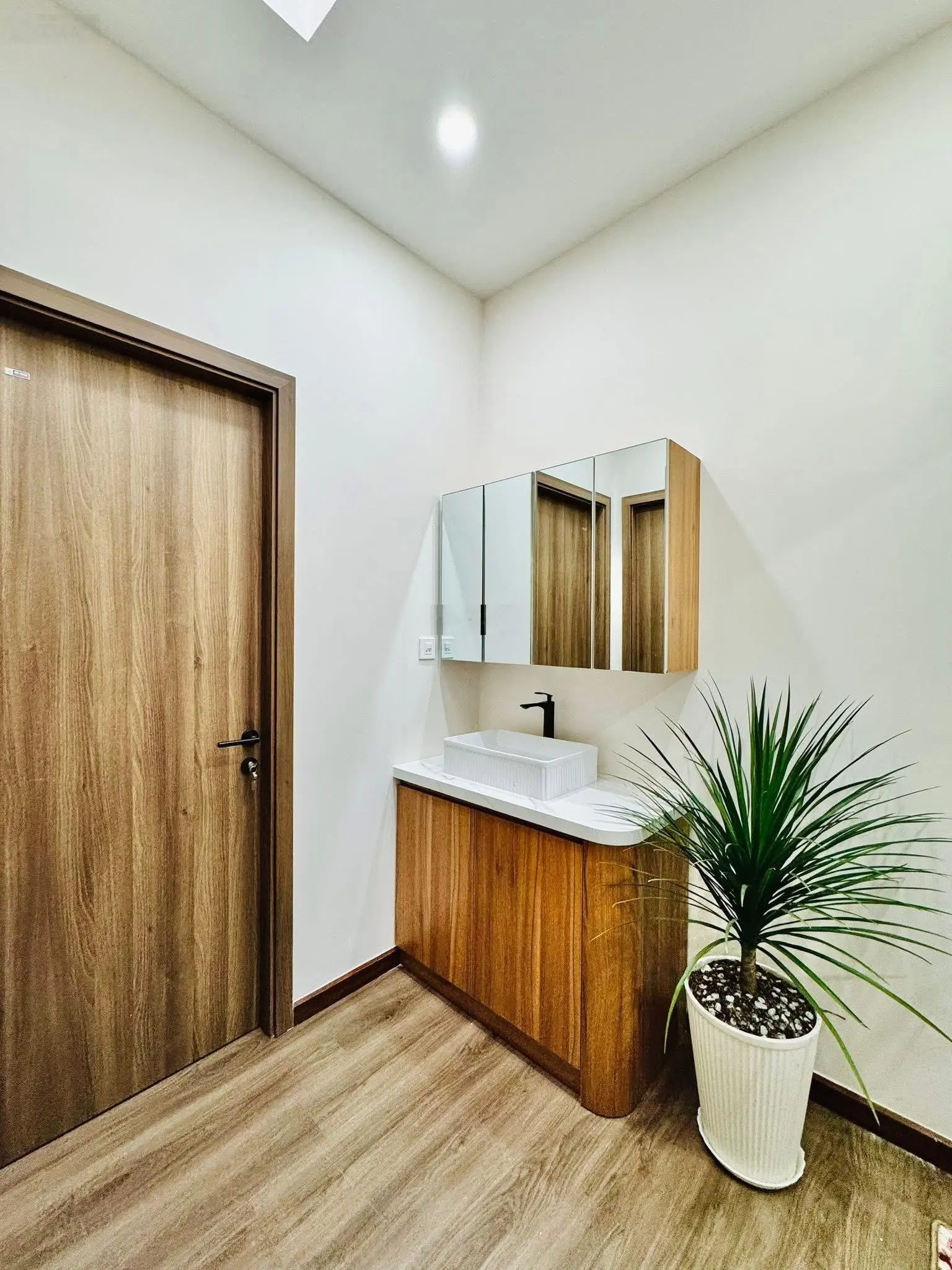 Hoa hồng 50tr - Bán nhà Nguyễn Công Hoan - P7 - PN - 27m2 - 4,38 Tỷ