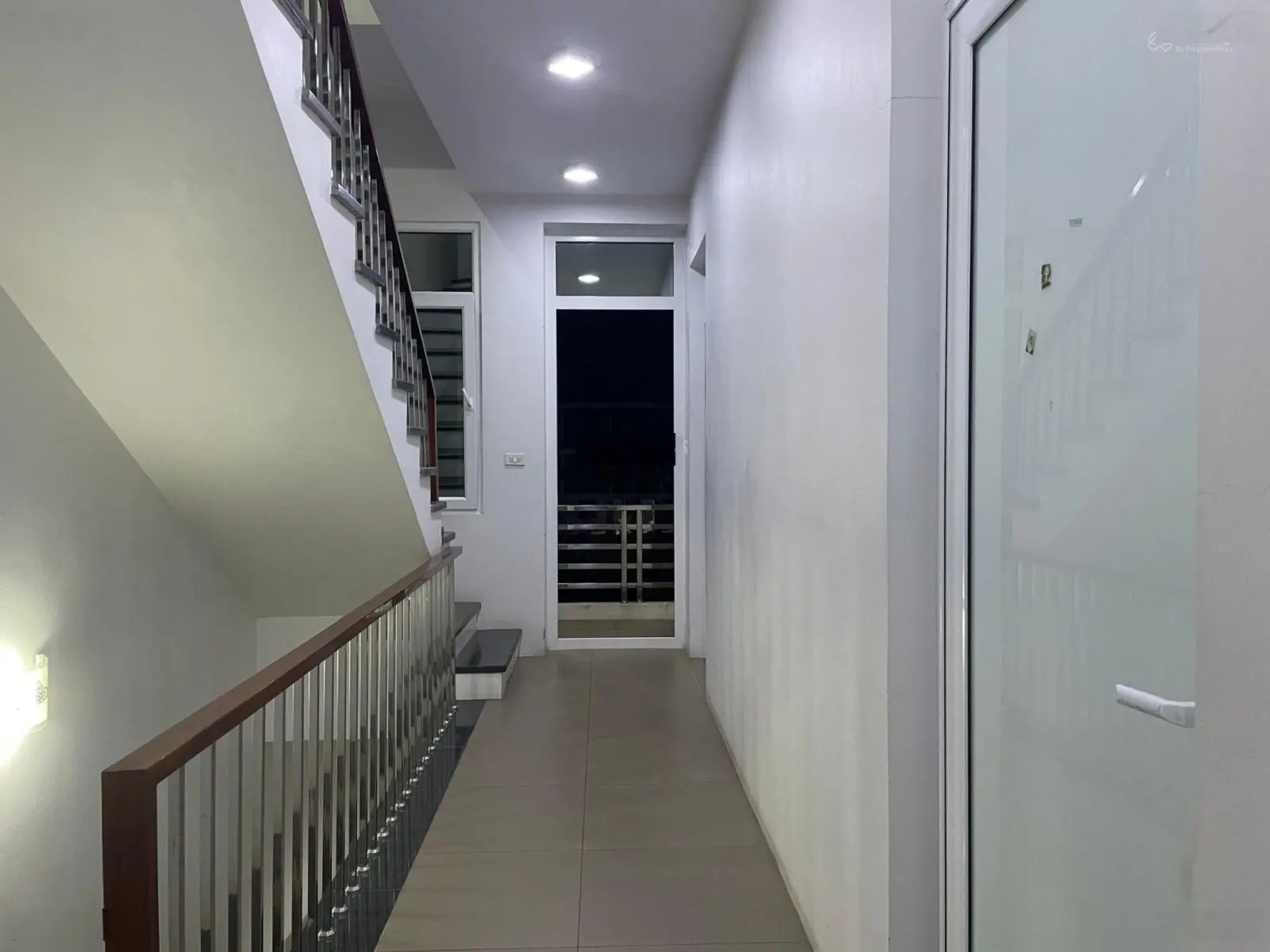 Bán căn nhà 4 tầng 1 tum khu Vạn Phúc gần trường cấp 3 Mericuri - Tp Hải Dương