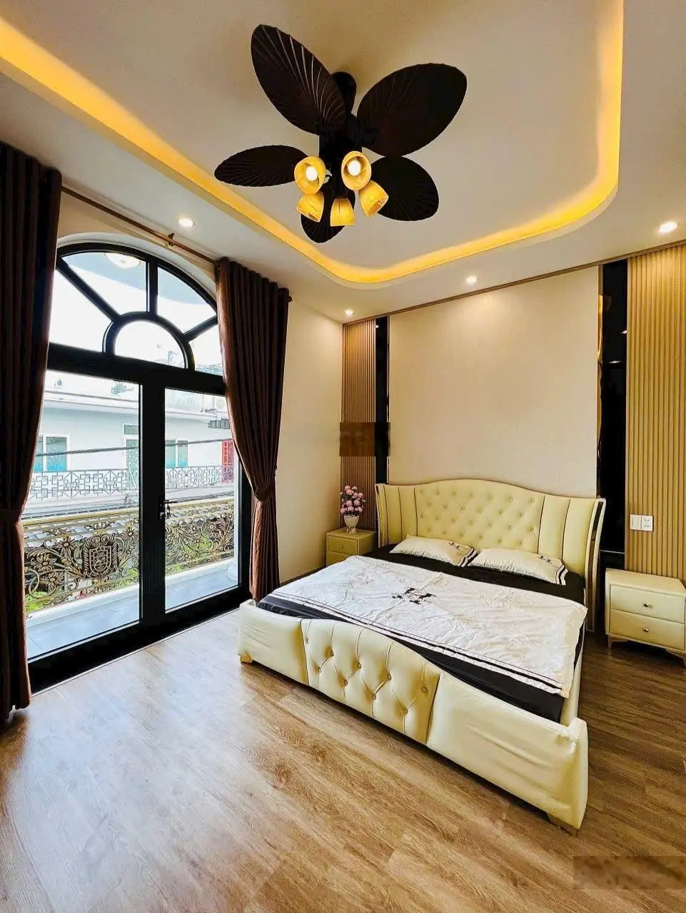 Siêu phẩm 3 mê biệt thự tân cổ điển mới 100% MT Lê Văn Sỹ gần biển Đà Nẵng giá rẻ