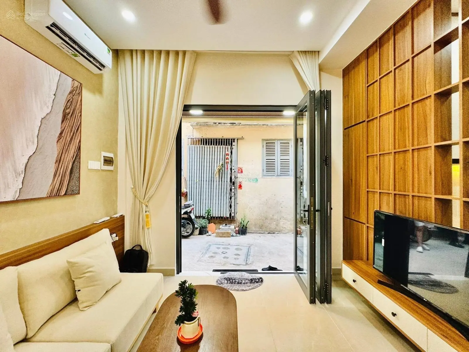 Hoa hồng 50tr - Bán nhà Nguyễn Công Hoan - P7 - PN - 27m2 - 4,38 Tỷ