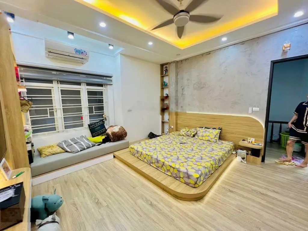 Chính chủ gửi bán, hàng tuyển, TT Ba Đình, nhà đẹp, full nội thất, DT 40m2, 4tầng, 6.5tỷ