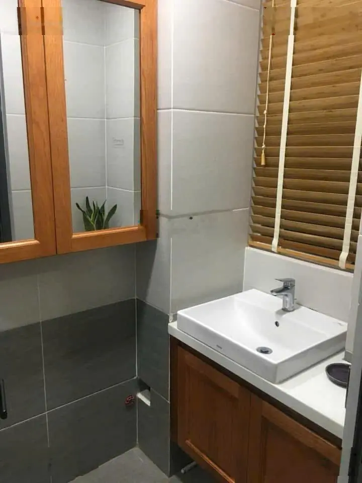 Bán nhà đường nguyễn thị gạch sát trường học phan bội châu