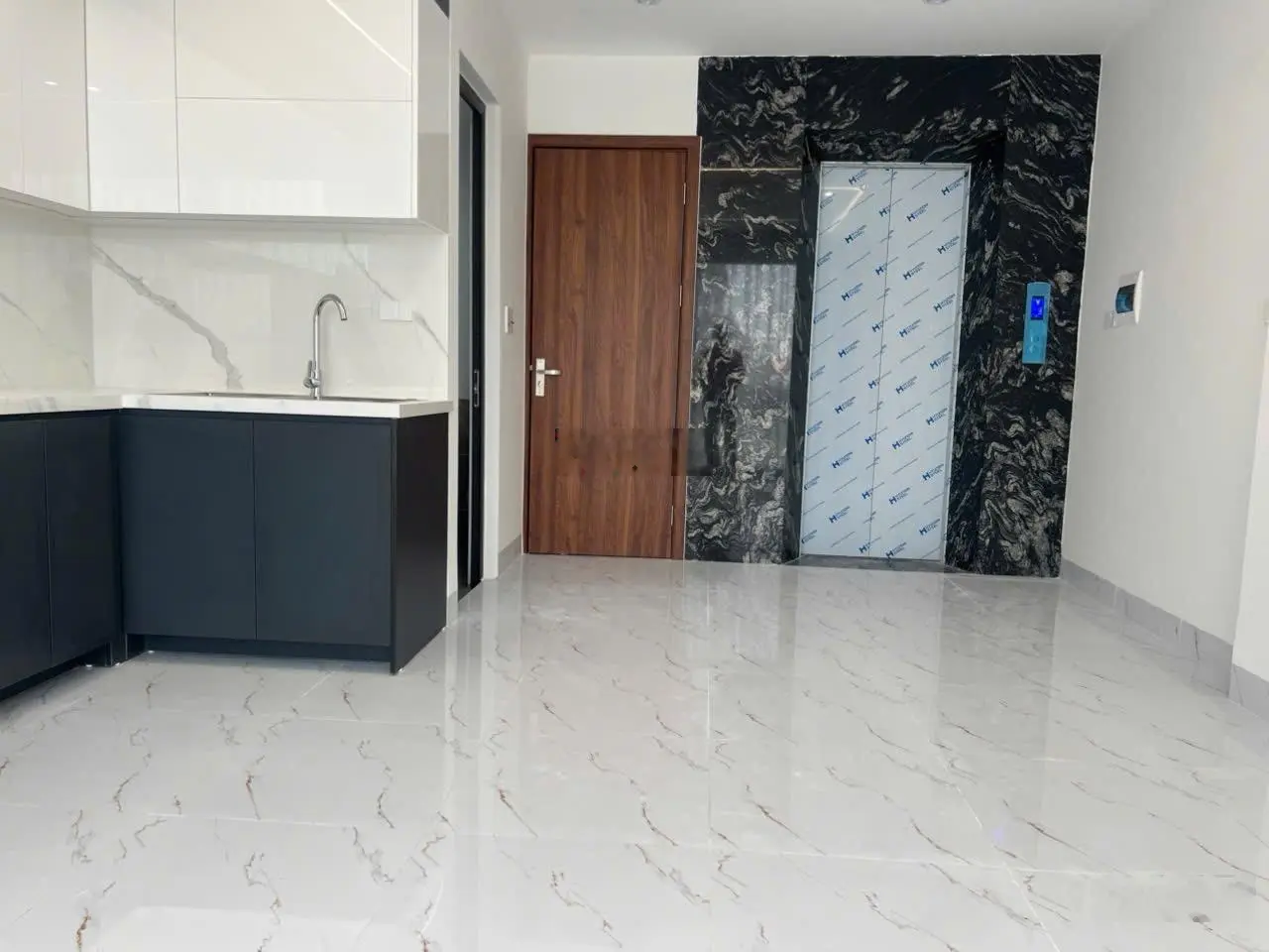 Chính chủ bán nhà 38 m2 xây 6 tầng thang máy full nội thất 8.5 tỷ