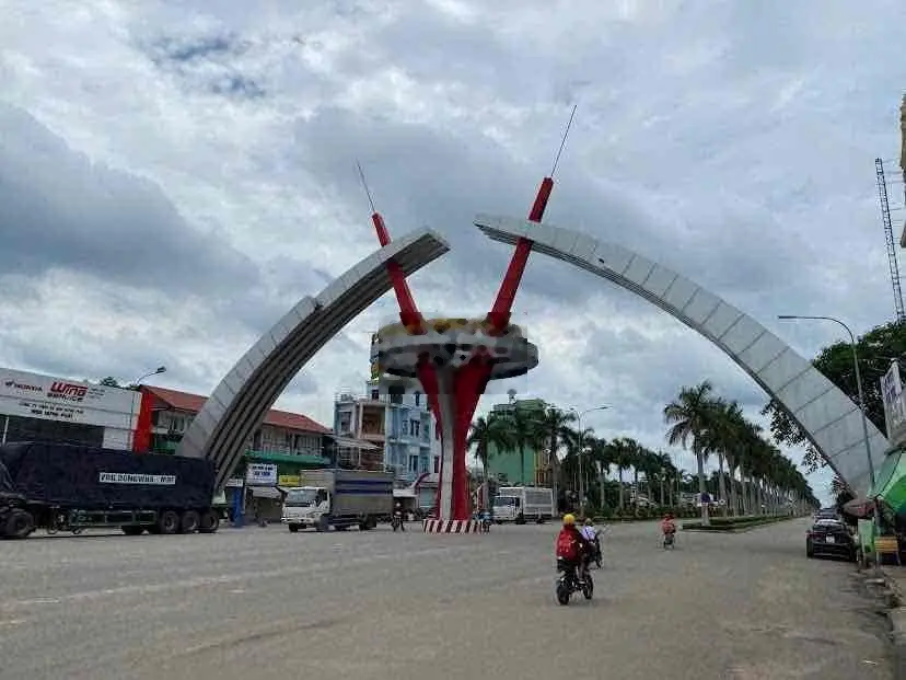 KẸT TIỀN CHỦ CẦN BÁN GẤP DT: 10x50(500m2) GIÁ:580tr, 200m2 Thổ Cư