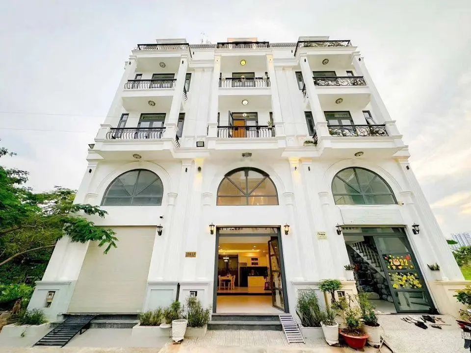 Không có cănthứ 2 tại p.2 quận 8 măt tiền kinh doanh đỉnh chothuê 20 triệu 1tháng chỉ 10tỷ 7