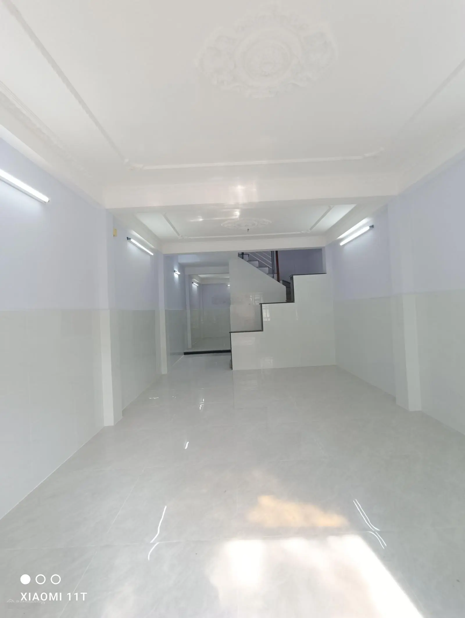 Nhà 3 tầng, hẻm xe hơi 5m vào trong nhà ngay Cân Nhơn Hòa, đối diện Vạn Phúc