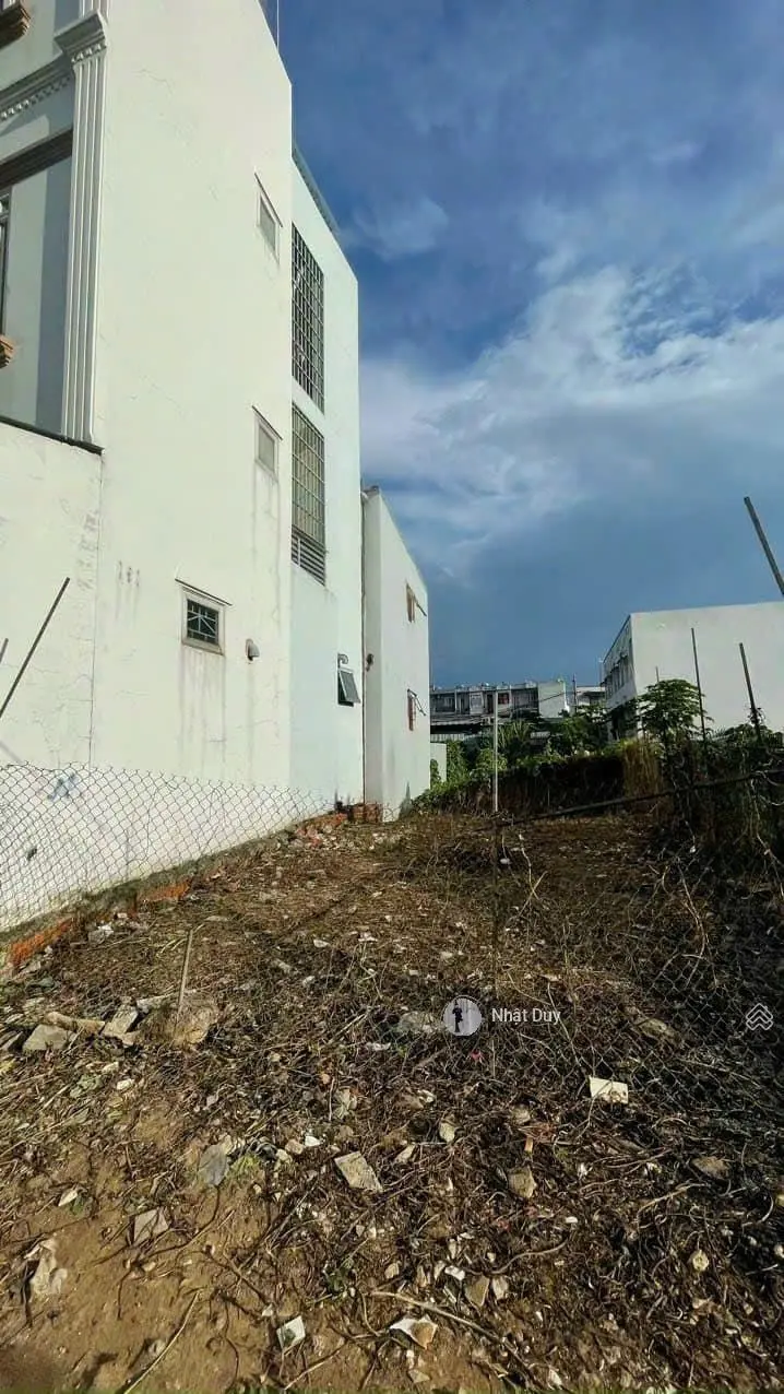 Bán gấp lô đất cách chợ Phú Hưng 100m, MT Đ. Võ Trường Toản, Bến Tre. 120m2/750tr, SHR, full thổ cư