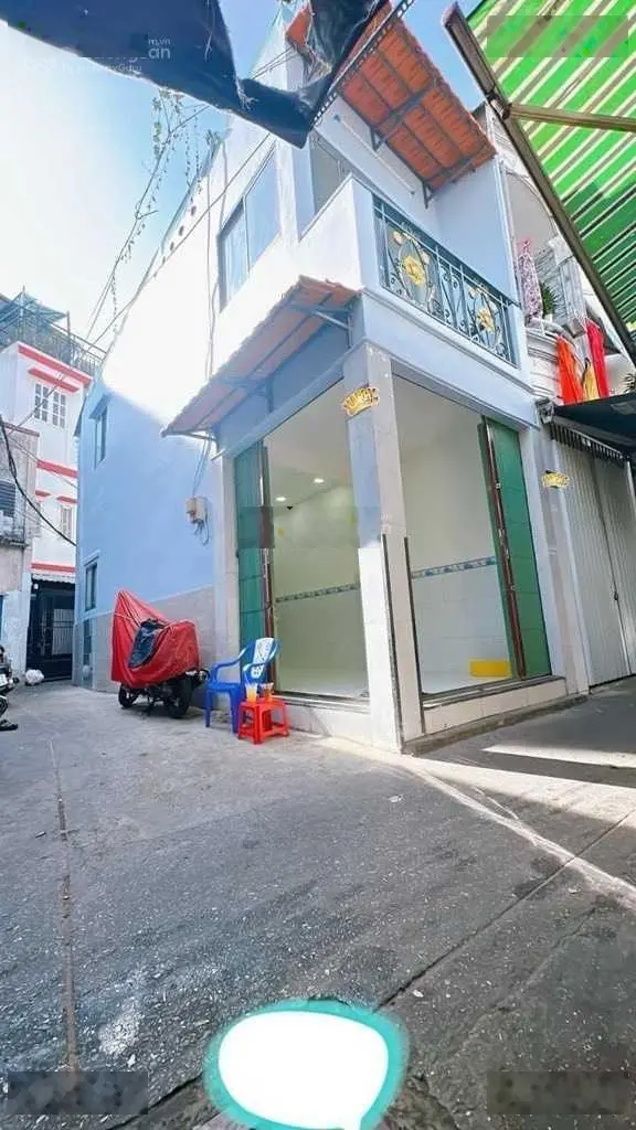 căn góc 2 mặt tiền hẽm rộng 4m