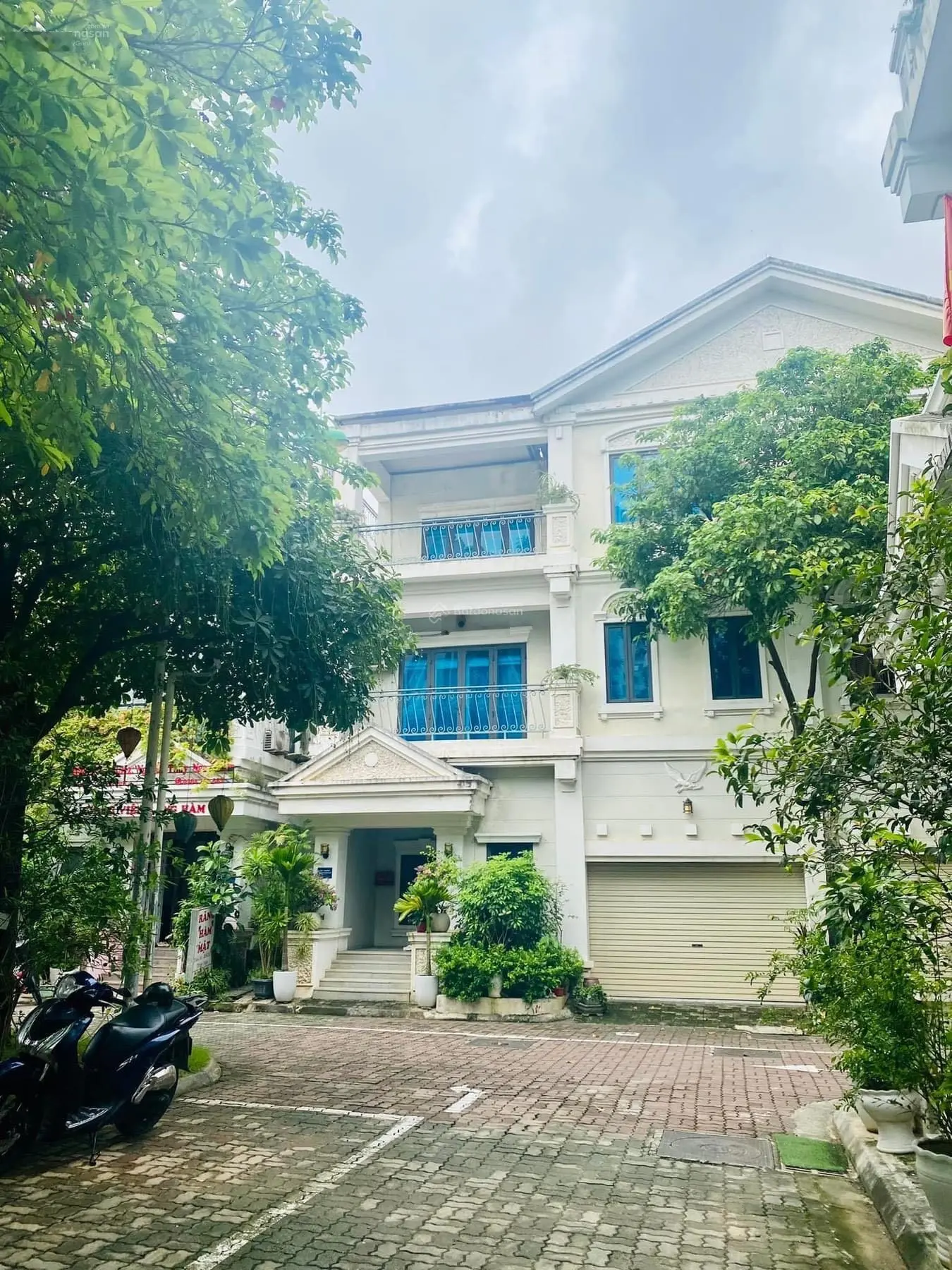 Bán nhà biệt thự cổ đẹp hết ý, diện tích khủng cách đường ô tô 30m 140m2/3T/13m MT nhỉnh 15tỷ có TL