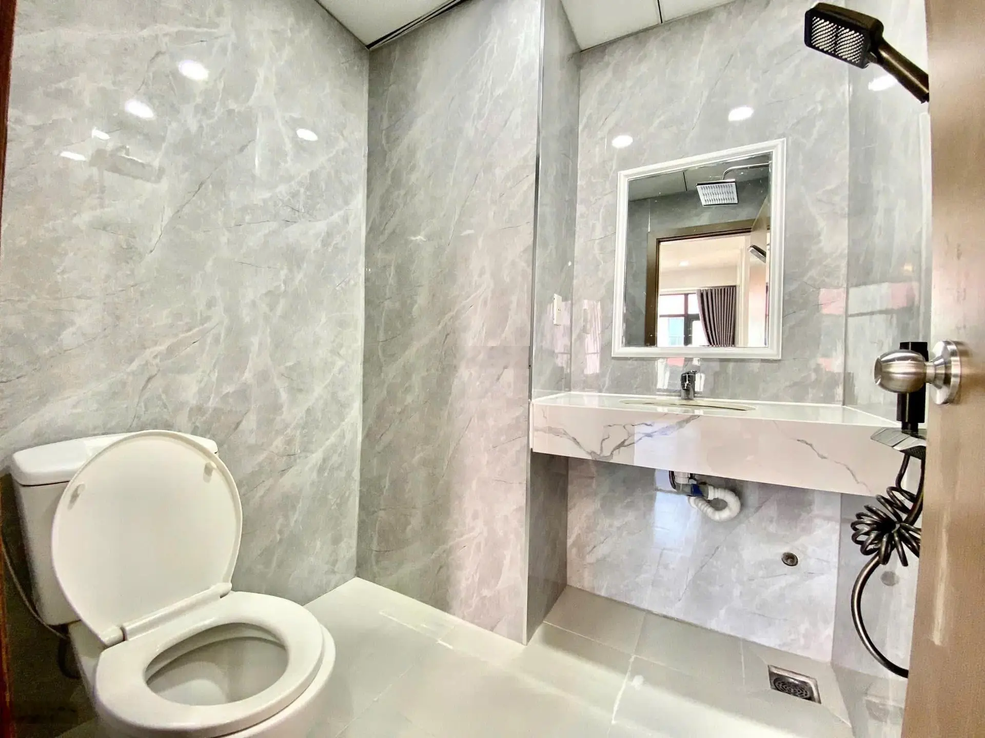 Bán căn góc Mường Thanh Viễn Triều, , Nha Trang, căn 520 toà 1B giá 2tỷ 280, 67m2, Full nội thất