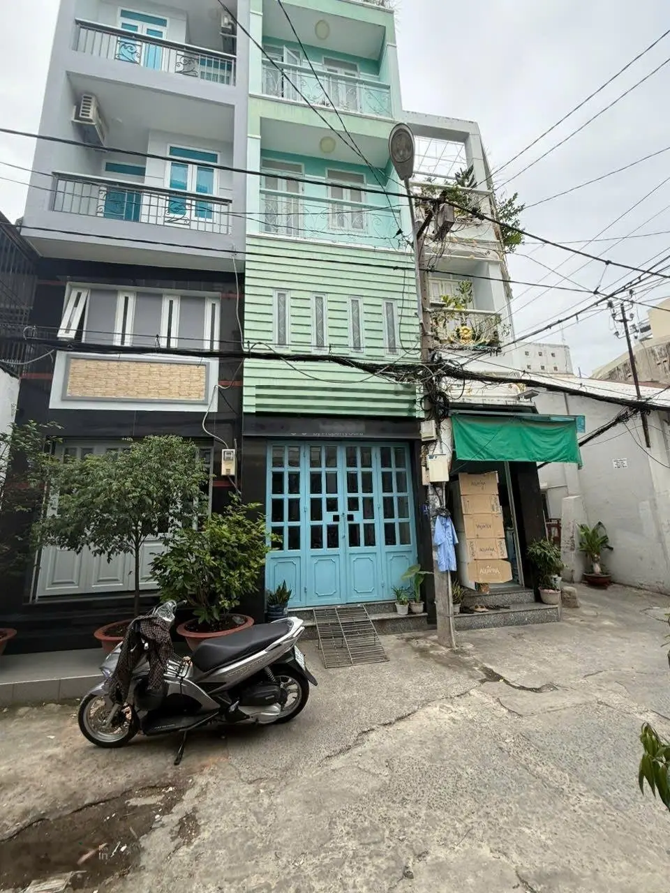 Nhà 3 lầu mặt tiền đường Diên Hồng, P1, Quận - BT