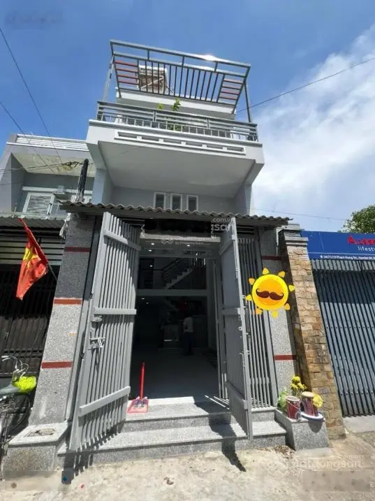 Bán nhà 80m2 C3 Phạm Hùng, Bình Hưng, Bình Chánh. 1 trệt 2 lầu 3PN 3WC phòng bếp ban công