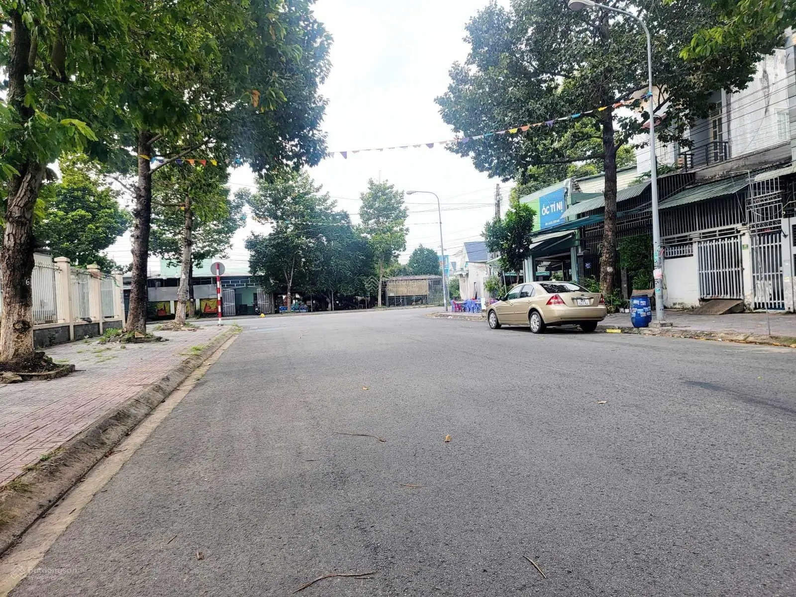 Chủ ngộp giảm gần 1 tỷ, mặt tiền Trần Hưng Đạo Dĩ An Bình Dương, 100m2, chỉ 4,x tỷ, nhà C4 ngang 5m