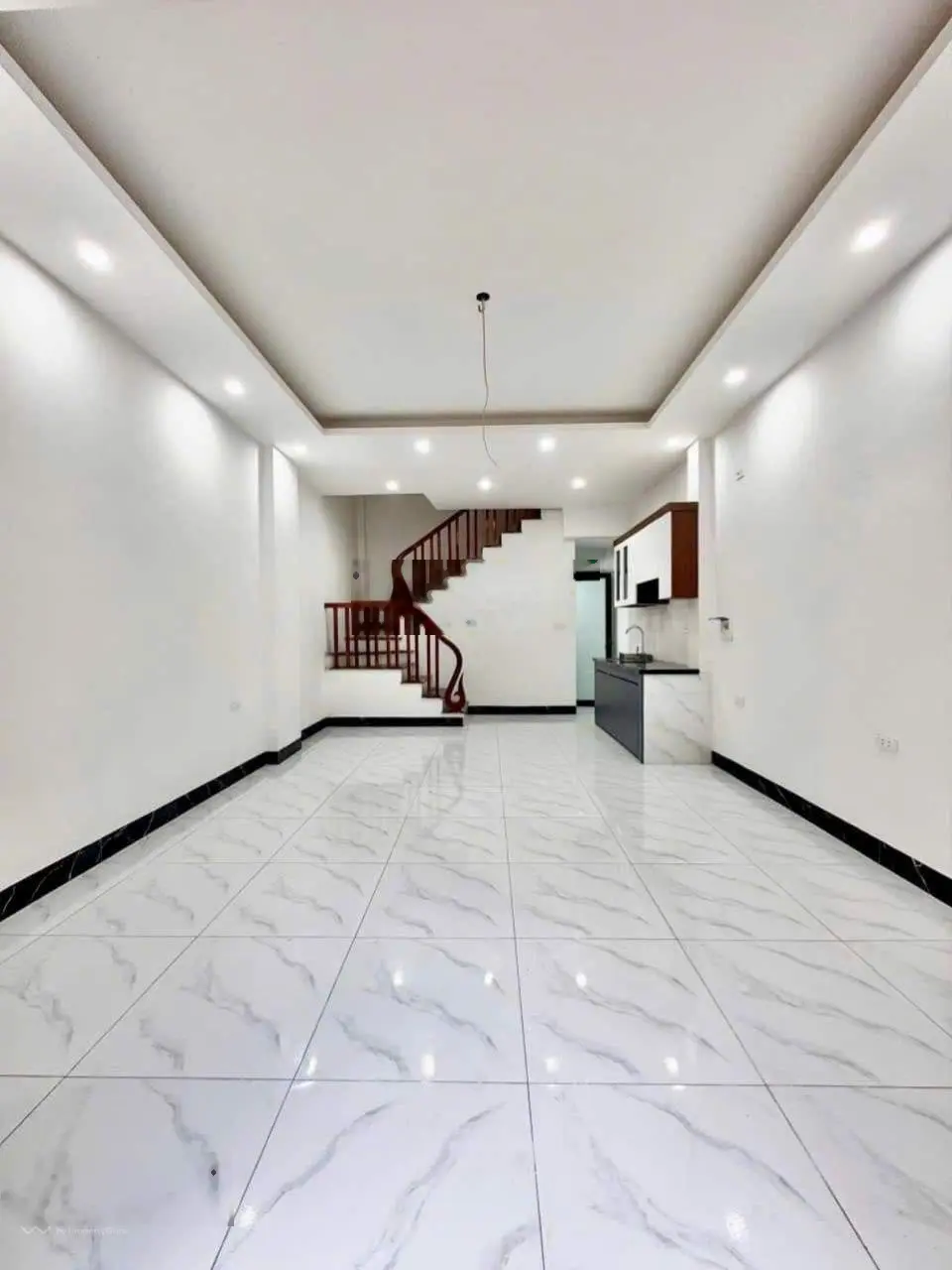 Bán căn 42m2x3T, đường trước nhà 4m, gần chợ Đông La, 7 phút ra Penika