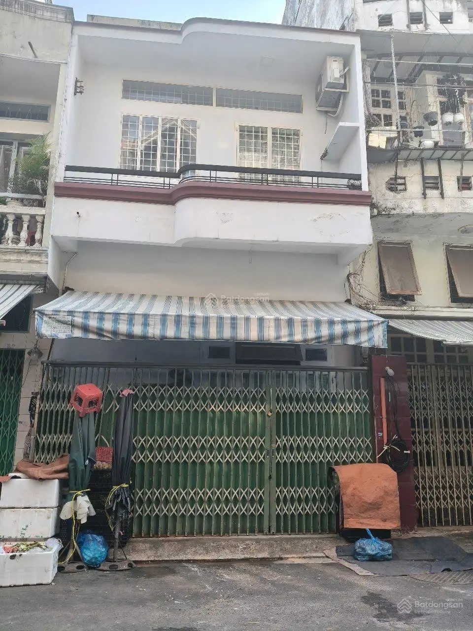 Chủ đi mỹ giảm 1,5 tỷ. bán nhà mặt tiền kd chợ phạm văn hai tân bình gần sân bay ,có 3 pn: 10,5 tỷ.