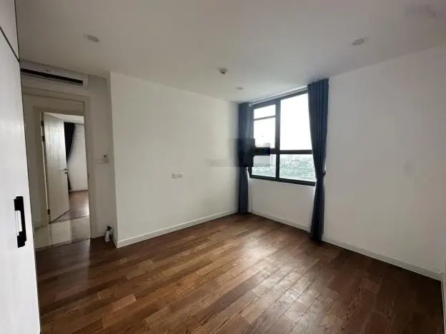 Vinhomes D'Capitale bán căn góc 3 ngủ hướng hồ (đông nam), tòa C7, tầng trung đẹp