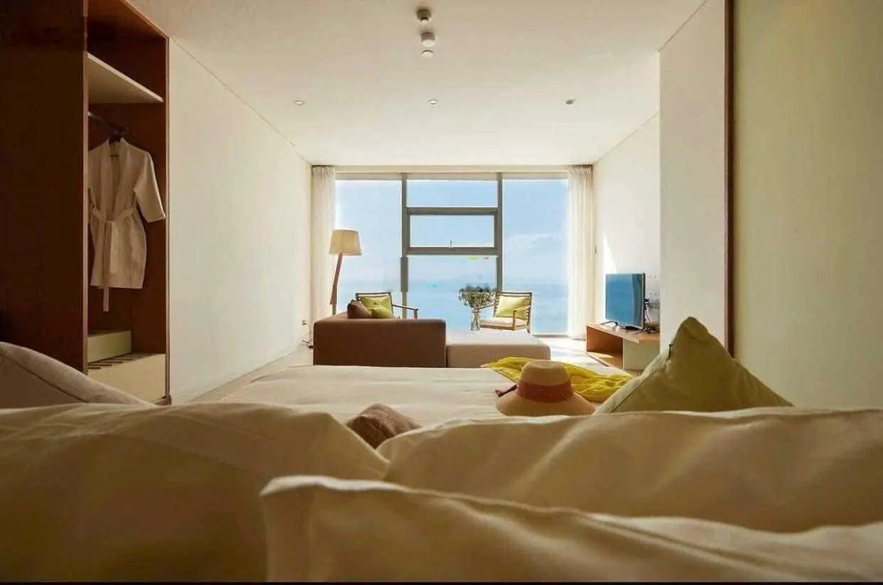 Hàng hiếm! 1 căn Fusion Suites 1PN duy nhất view biển Mỹ Khê full nội thất, sẵn sổ hồng lâu dài