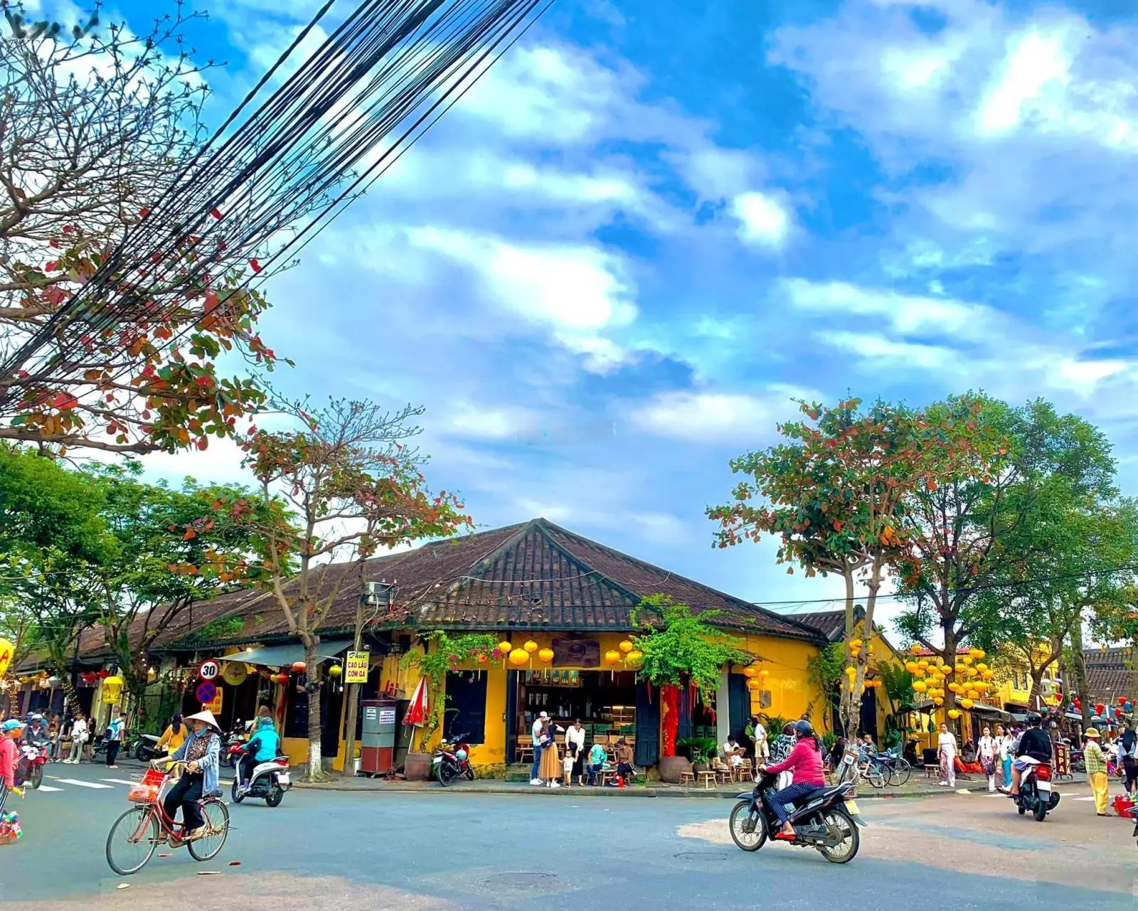 Bán nhà mặt phố tại Phan Châu Trinh, Hội An, 28 tỷ, 108m2, đẹp, nhiều tiện ích cho thuê 200tr/ th