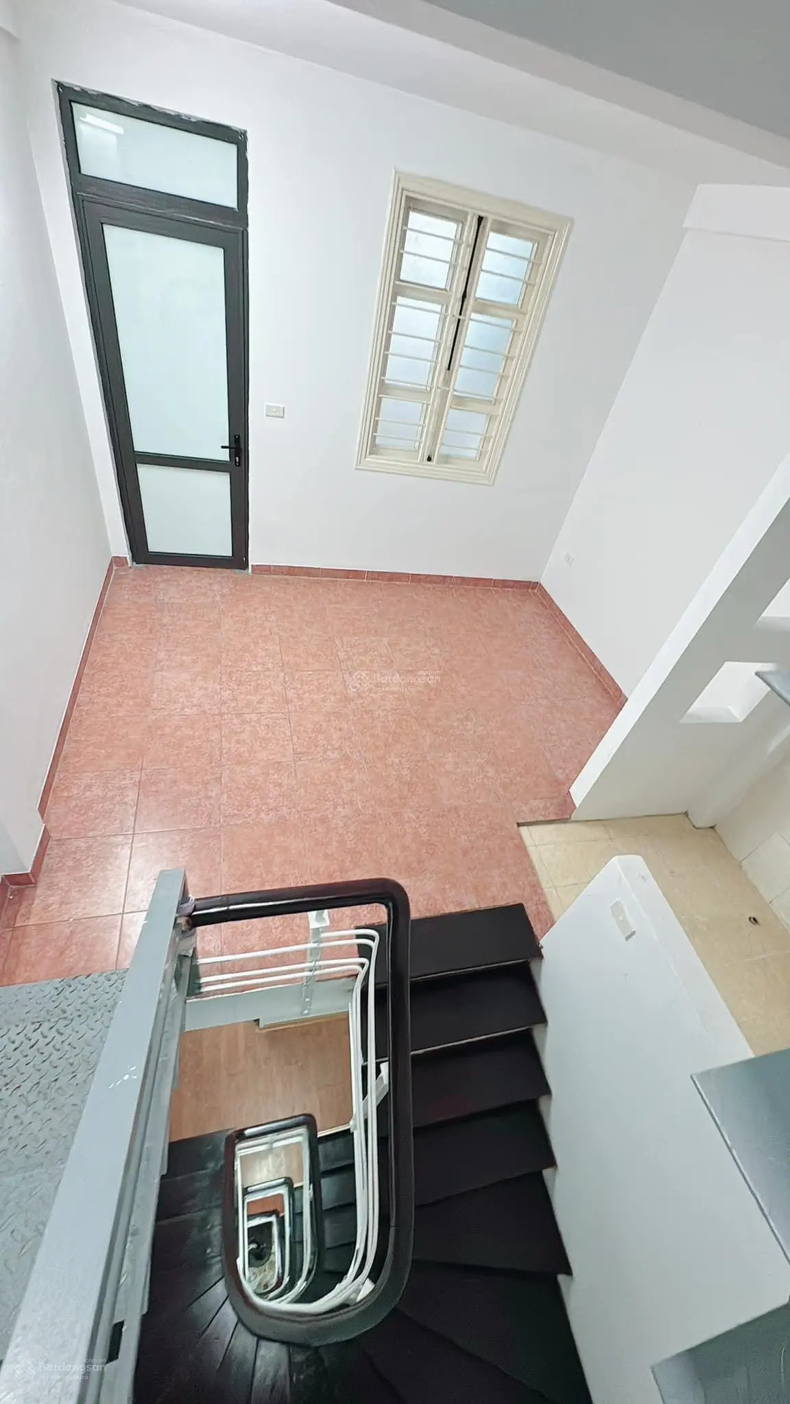 Bán nhà: Phố Hào Nam Đống Đa, 5 tầng, kinh doanh, mặt tiền, 4,2m, DT 34m2, giá 6,5 tỷ