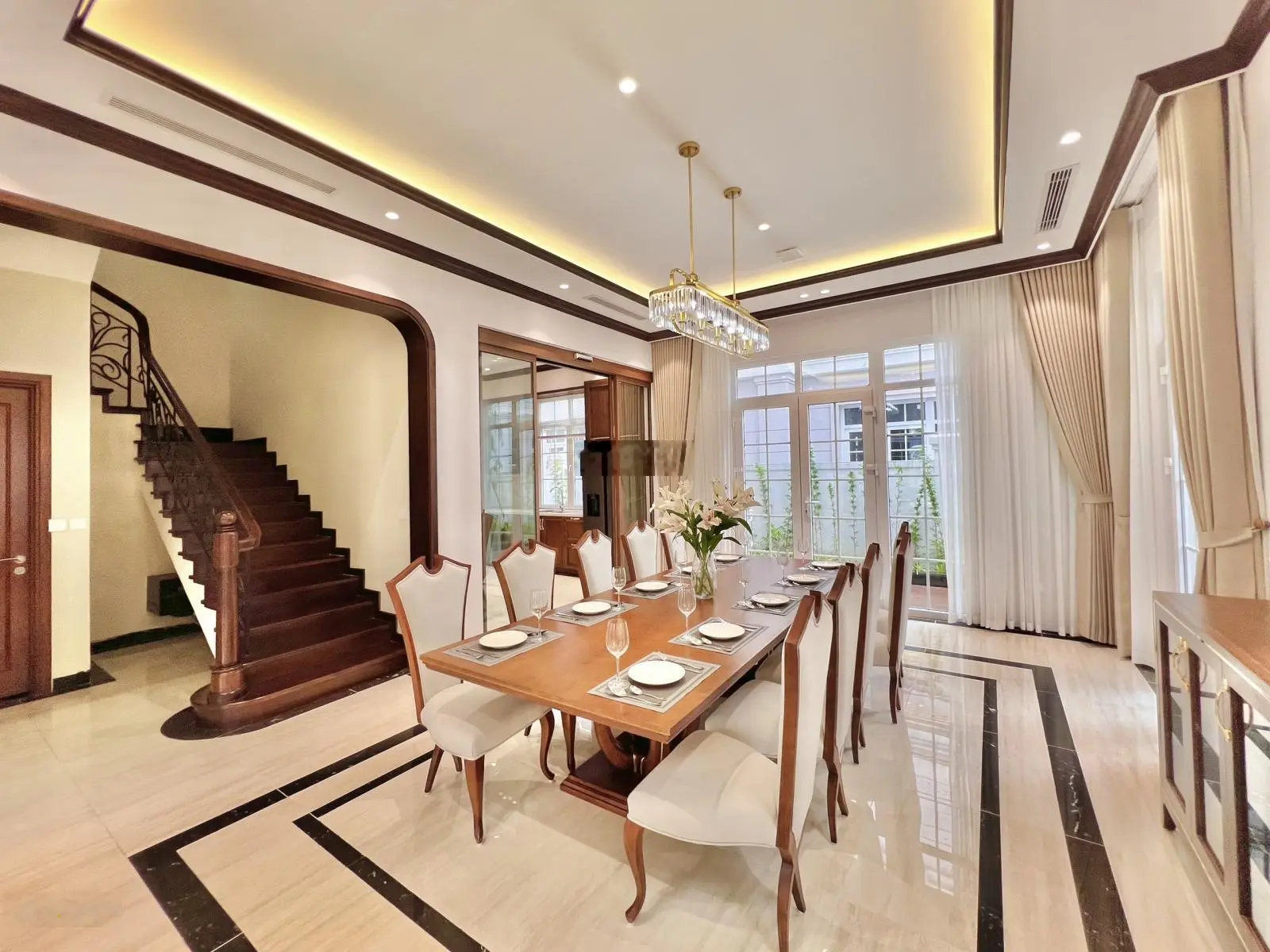 Bán biệt thự góc đẳng cấp 7PN sát công viên điều hoà 31ha mặt tiền 26m cạnh Vinhomes OSP1
