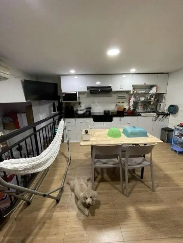 Hẻm xe hơi sát nhà, cách MT 20m - Quận 3 - 4 Tầng - 30m2 ngang 5m.
