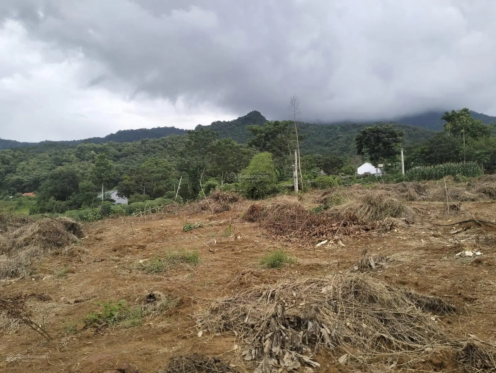 Bán mảnh đất view đẹp nhất Ba Vì, 7200m2 có 400m2 đất ở, chỉ 13 tỷ, đất tuyệt đẹp để nghỉ dưỡng