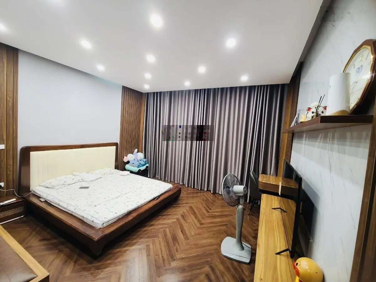 Hiếm! Phân lô Thái Thịnh, ngõ thông, ô tô tránh, gara Kd, thoáng sáng, 20m ra phố, 72m2*5T