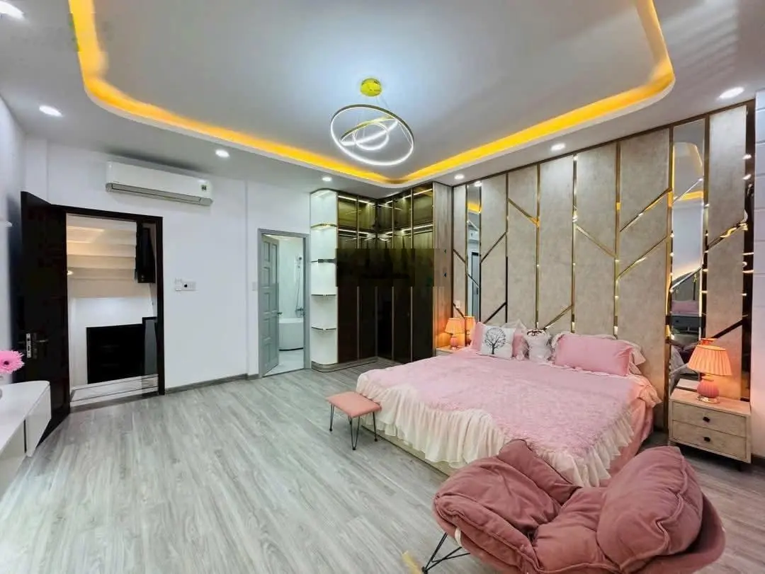 Bán nhà Lê Hồng Phong-P5-Q5 cho thuê mặt bằng 26tr/T. DT 83m2/ 4tỷ19 gần BV Chấn Thương Chỉnh Hình
