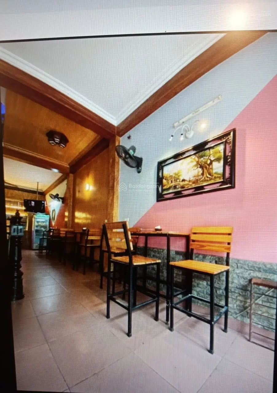 Bán nhà 5 tầng đang kinh doanh quán karaoke mặt đường Ngọc Hồi, Hoàng Mai, Hà Nội 62 m2 11 tỷ