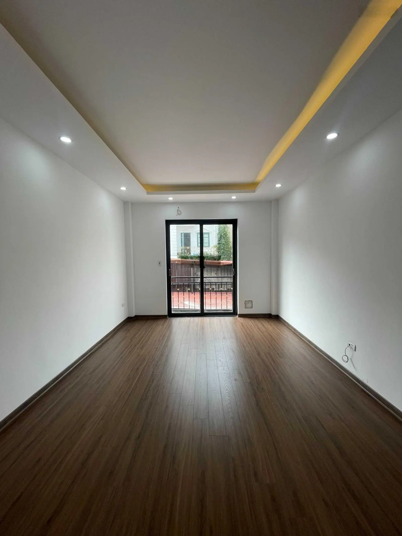 BÁN NHÀ 5 TẦNG 32M2 THIẾT KẾ CỰC SANG TRỌNG.Ở LUÔN,NGÕ RỘNG,2 MẶT THOÁNG, CÁCH 10M ĐƯỜNG Ô TÔ TRÁNH